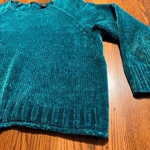Preswick & Moore‎ women’s 100% polyester sweater in a great blue / green color